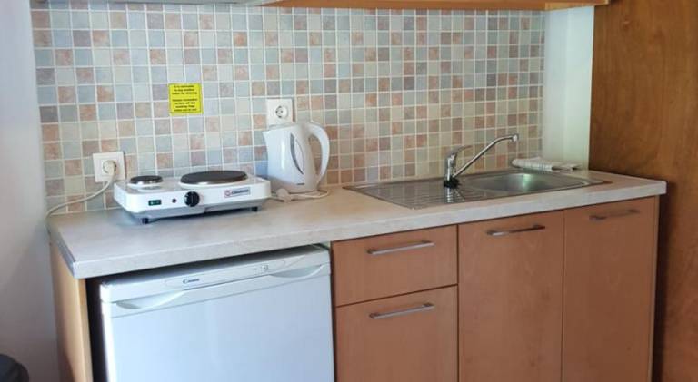 Serviced apartment with yard & terrace — photo 5