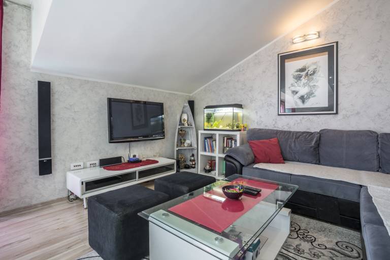 Two bedroom apartment with balcony and sea view Split (A-12252-a) — photo 5