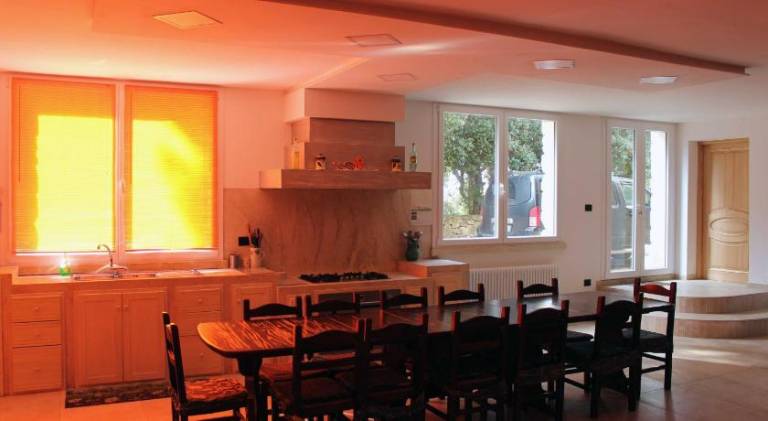 Ample rental apartment with BBQ, terrace & yard | Pet-friendly — photo 4
