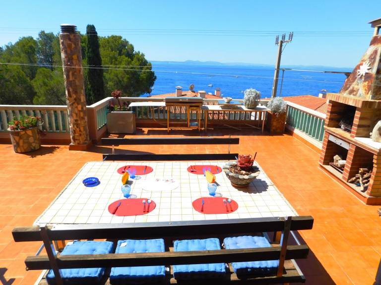 Fully equipped spacious house with barbeque, terrace & yard | Next to the beach | Pet-friendly — photo 4
