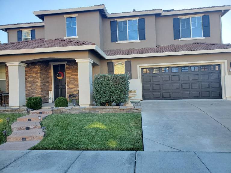 House Natomas Creek