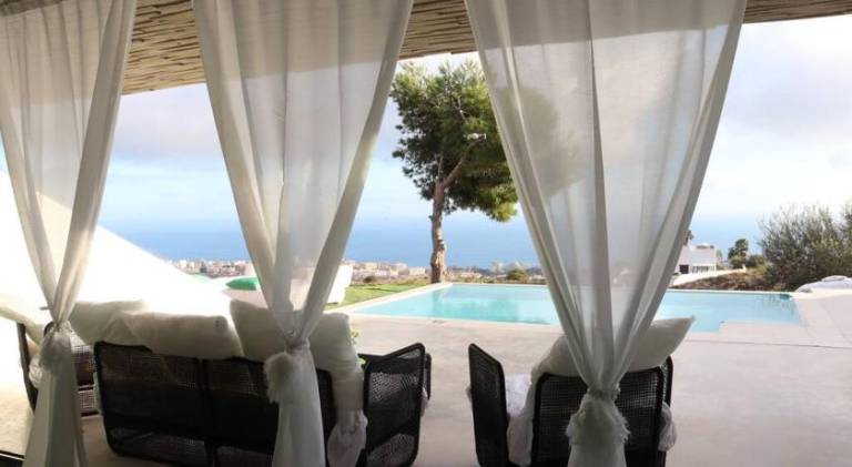 Villa with private pool, yard & terrace | Good for workation — photo 4