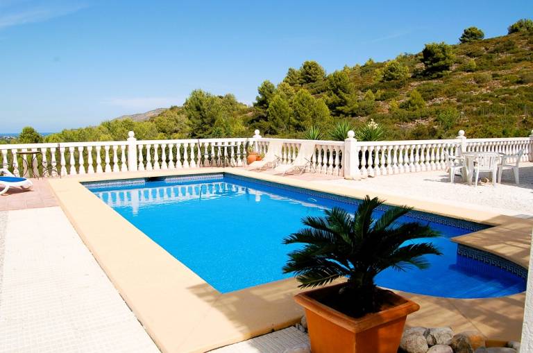 Family-oriented pleasant villa with grill, patio & private pool | Pool view | Pet-friendly — photo 3