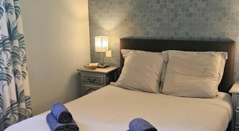 Serviced apartment with garden in Rodez