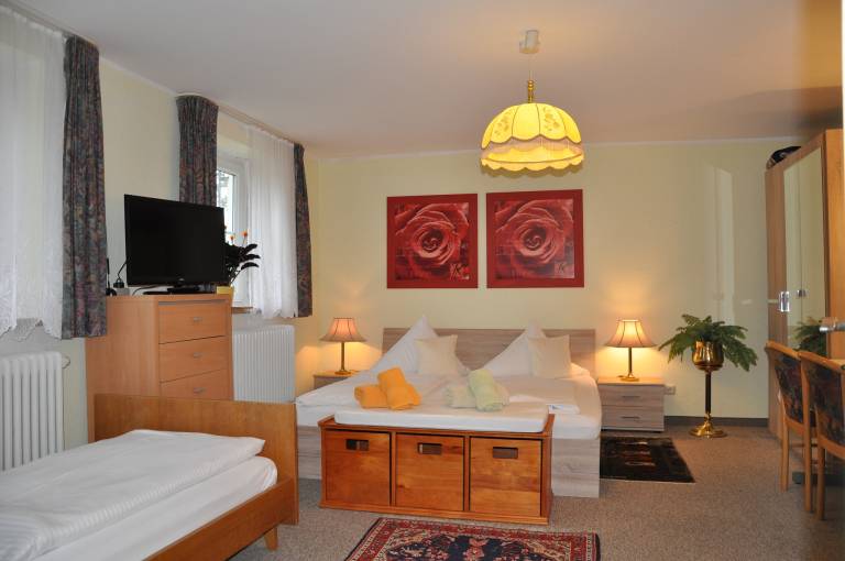 Vierbett Garten Zimmer