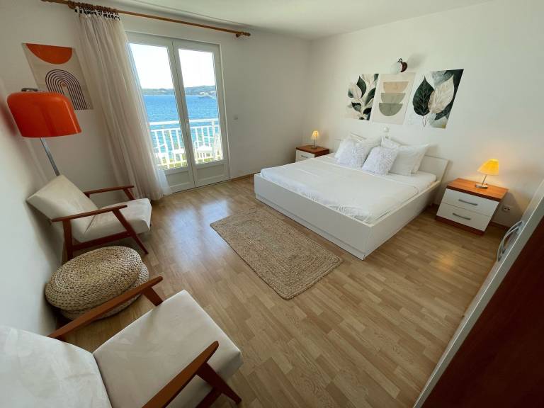 Three bedroom apartment near beach Kučište - Perna, Pelješac (A-4542-a) in Orebic