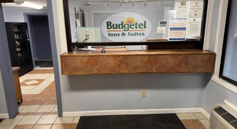 Budgetel Inn & Suites — photo 3
