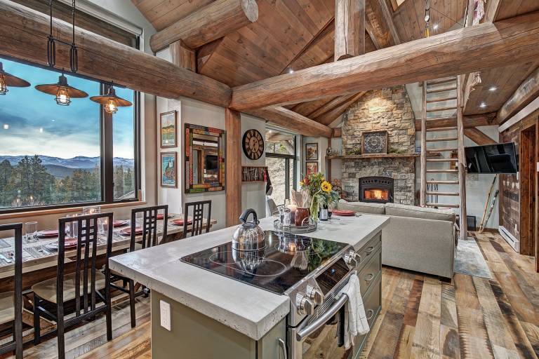 Cabin  Boulder