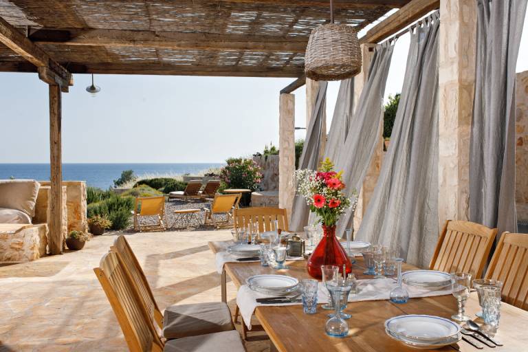 Pleasant villa with private pool, garden & barbecue | Pool view | Pet-friendly — photo 5