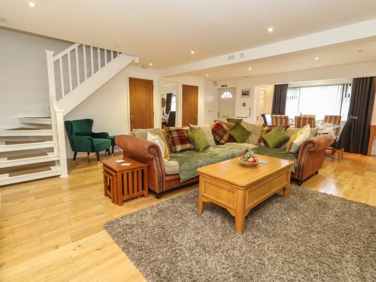 Family-oriented charming cottage | Beach view | Pets allowed — photo 2