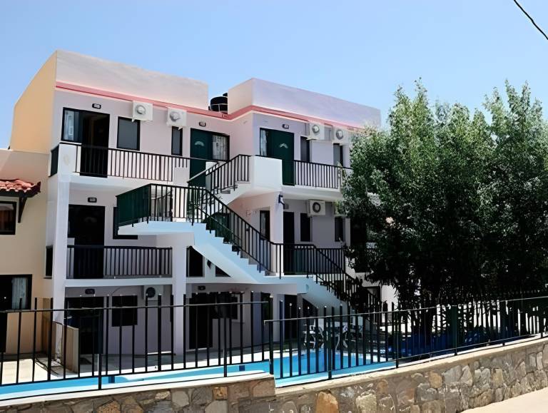 Apartma Παραλία Καρφάς