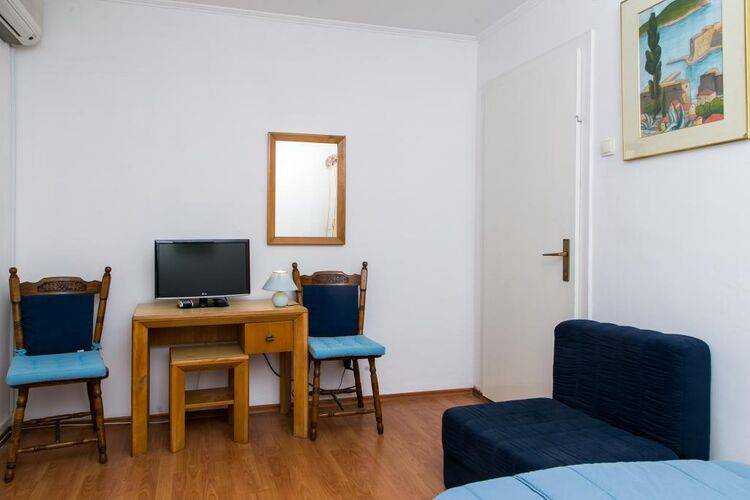 Holiday apartment with terrace — photo 2