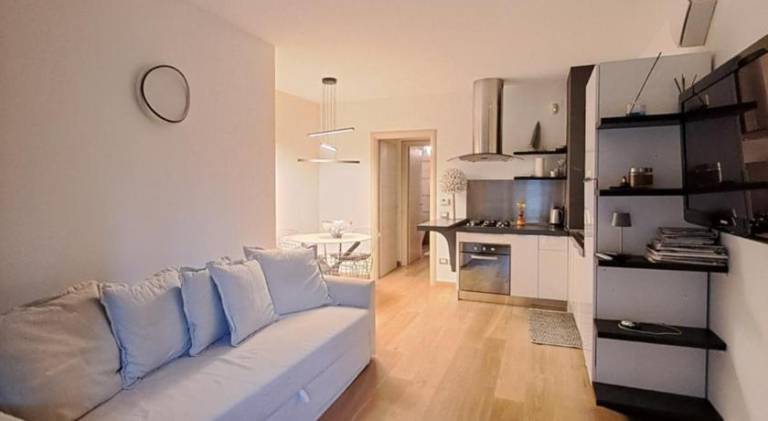 Apartment with pool — photo 2