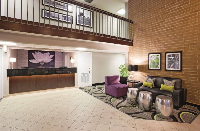 La Quinta Inn by Wyndham Oshkosh — photo 3