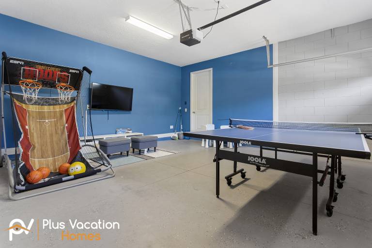 Vacation home with barbecue, private pool & garden — photo 4