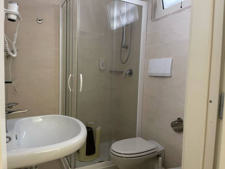 Villa with 2 rooms for 5 persons — photo 5
