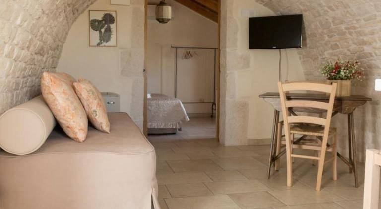 House with hot tub, pool & terrace | Perfect for remote work | Pets are welcome — photo 2