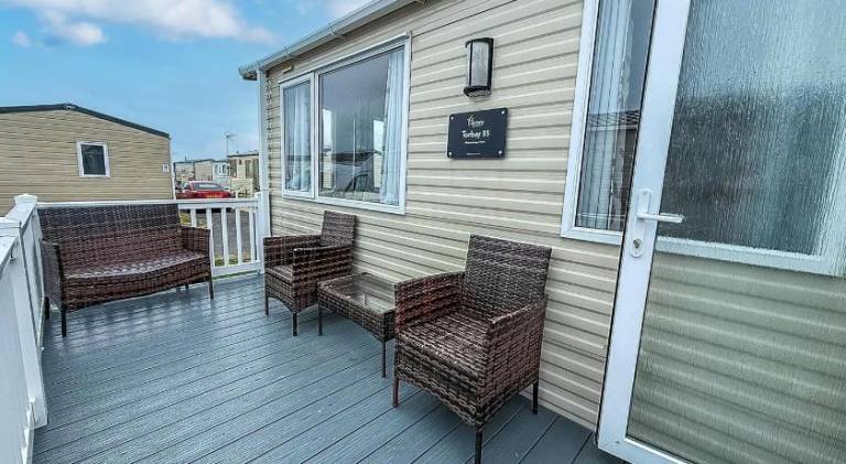 Great 6 Berth Caravan In Essex At St Osyth Beach Holiday Park Ref 28018Mv — photo 5