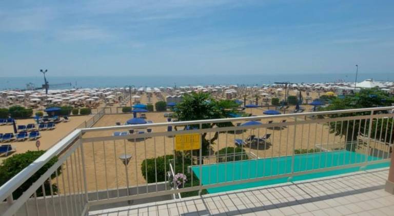 Rental apartment with 4 rooms for 8 persons — photo 3