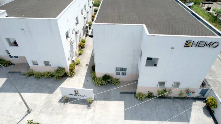 Lovely house with pool | Pets are welcome in Angeles City