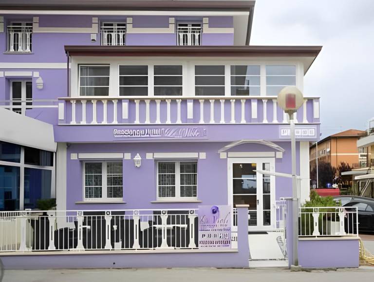 Beautiful serviced apartment with patio | Next to the beach | Pets allowed in Rimini
