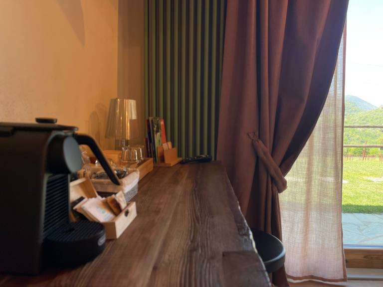 Private room with terrace & yard | Mountain view — photo 4