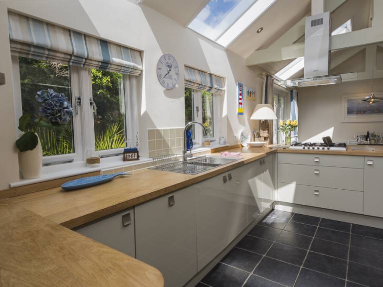 Family-oriented wonderful cottage with yard & terrace | Pets are welcome — photo 3