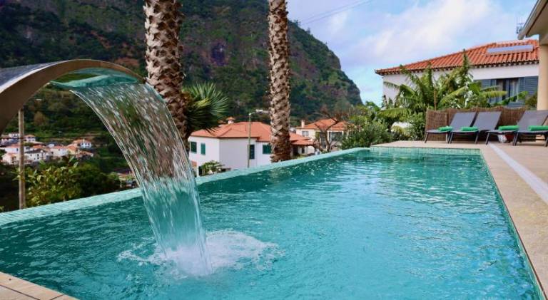 Villa with yard, barbecue & patio in Sao Vicente