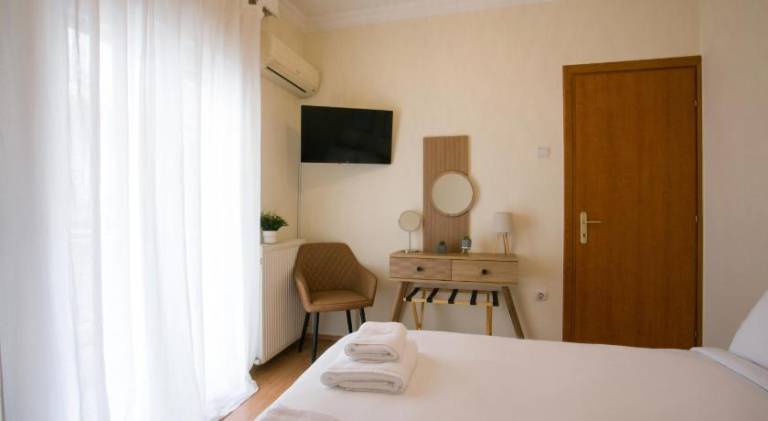 White Cozy Stay in Thessaloniki