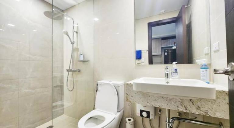Modern 1 br in Park Mckinley West with Breathtaking view fast internet — photo 2