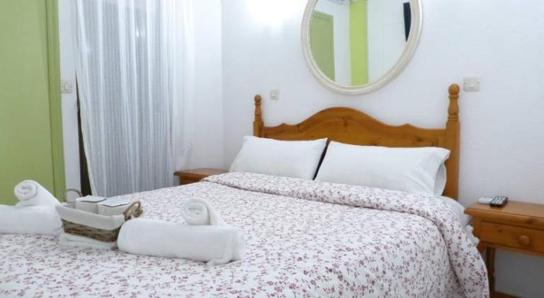 HOSTAL CANDELEDA in Ávila