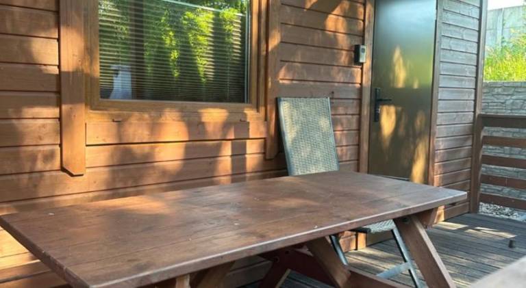 Lodge with barbeque & patio — photo 5