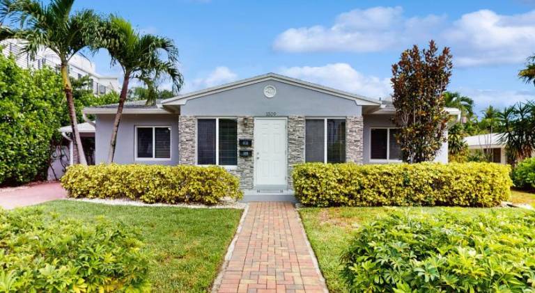 Nice house with pool | Dogs allowed in Fort Lauderdale, FL