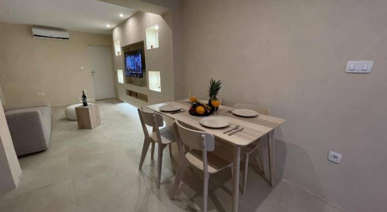 Rental apartment with patio | Pet-friendly — photo 4