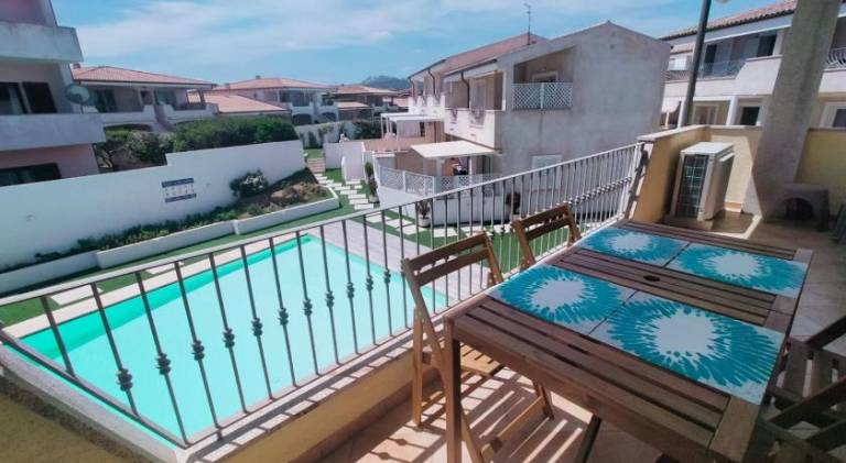 Apartment with pool — photo 4