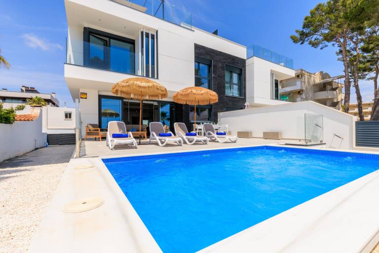 Fully equipped villa with patio, yard & private pool | Next to the beach | Dogs allowed — photo 4