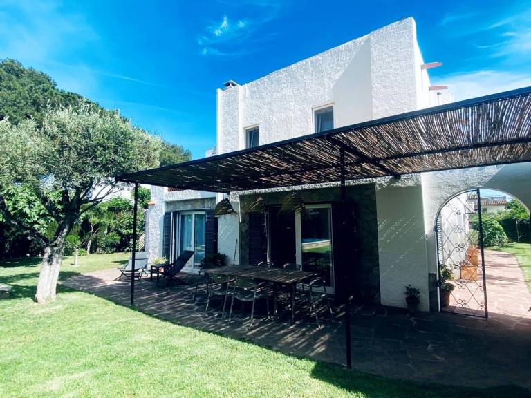 Villa with private pool, yard & barbeque — photo 5