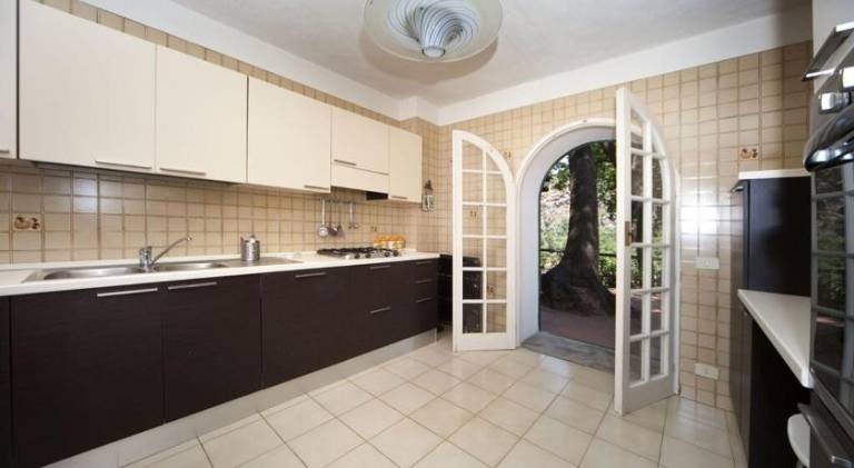 Villa with hot tub — photo 2