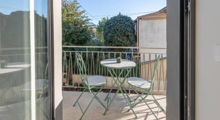 Villa with 3 rooms for 6 persons in Aix-les-Bains