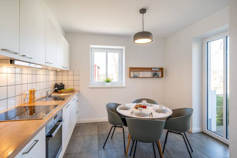 Strandnähe-2 SZ -Apartment mit Balkon-Zentrum von Binz-Villa Lindholm Whg.1 — photo 2