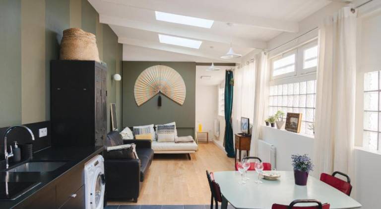 Holiday apartment with 2 rooms for 5 persons in Bagnolet