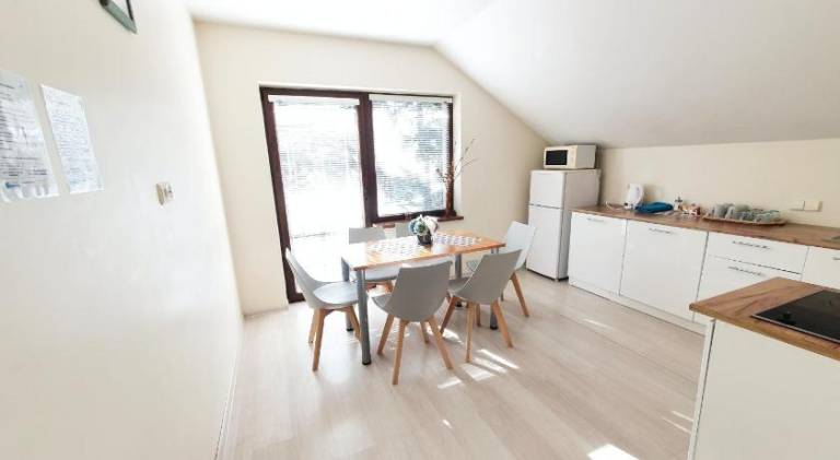 Rental apartment with yard — photo 2
