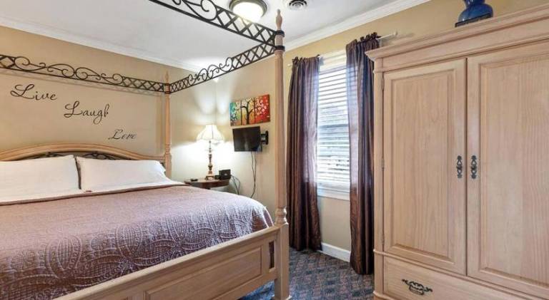 Peaceful Historic Villa with Hot Tub & Pool near Downtown Nashville, Tennessee — photo 2