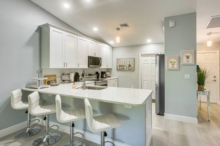 Canal-Front Oasis! Port Charlotte Condo w/ Lanai — photo 2