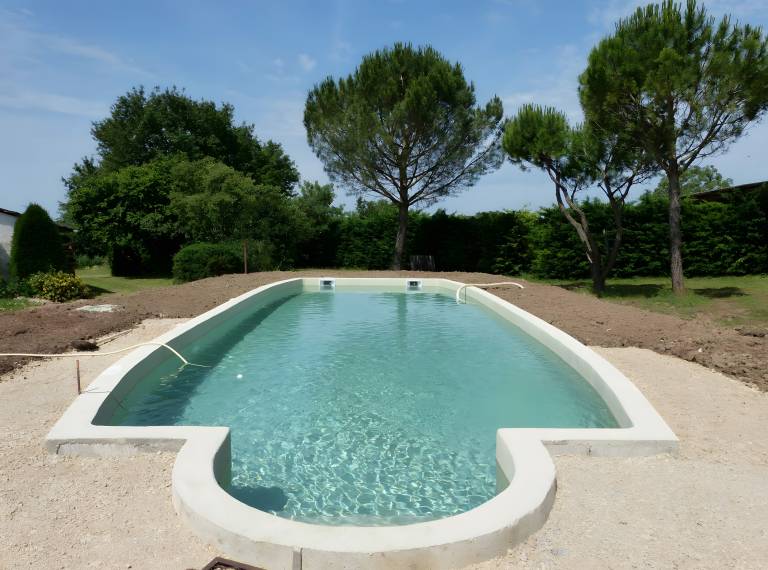 Holiday Home "Maison 6 to 10 People" with Private Pool, Terrace and Wi-Fi in Figeac