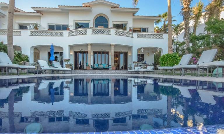 Villa  Palmilla