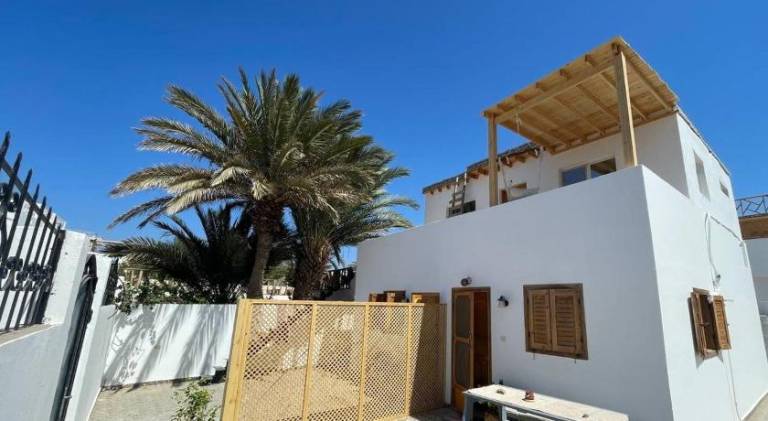 Child-friendly spacious rental apartment with barbeque, yard & patio | Beach nearby | Good for workation | Pets are welcome in Dahab