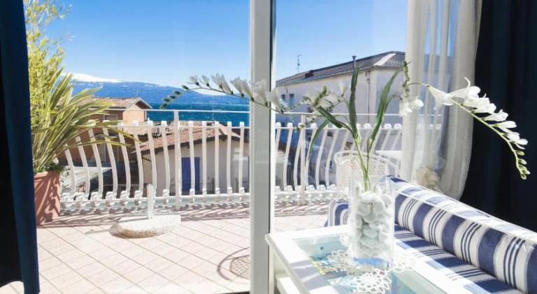 Wonderful serviced apartment with garden, grill & pool | Pets are welcome — photo 5