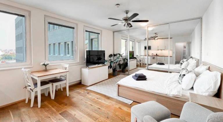 Holiday apartment with terrace in Prague