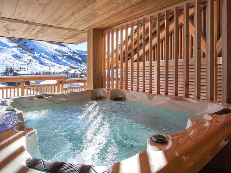 Fully equipped beautiful chalet with jacuzzi & sauna | Mountain view | Close to the ski | Pet-friendly — photo 3